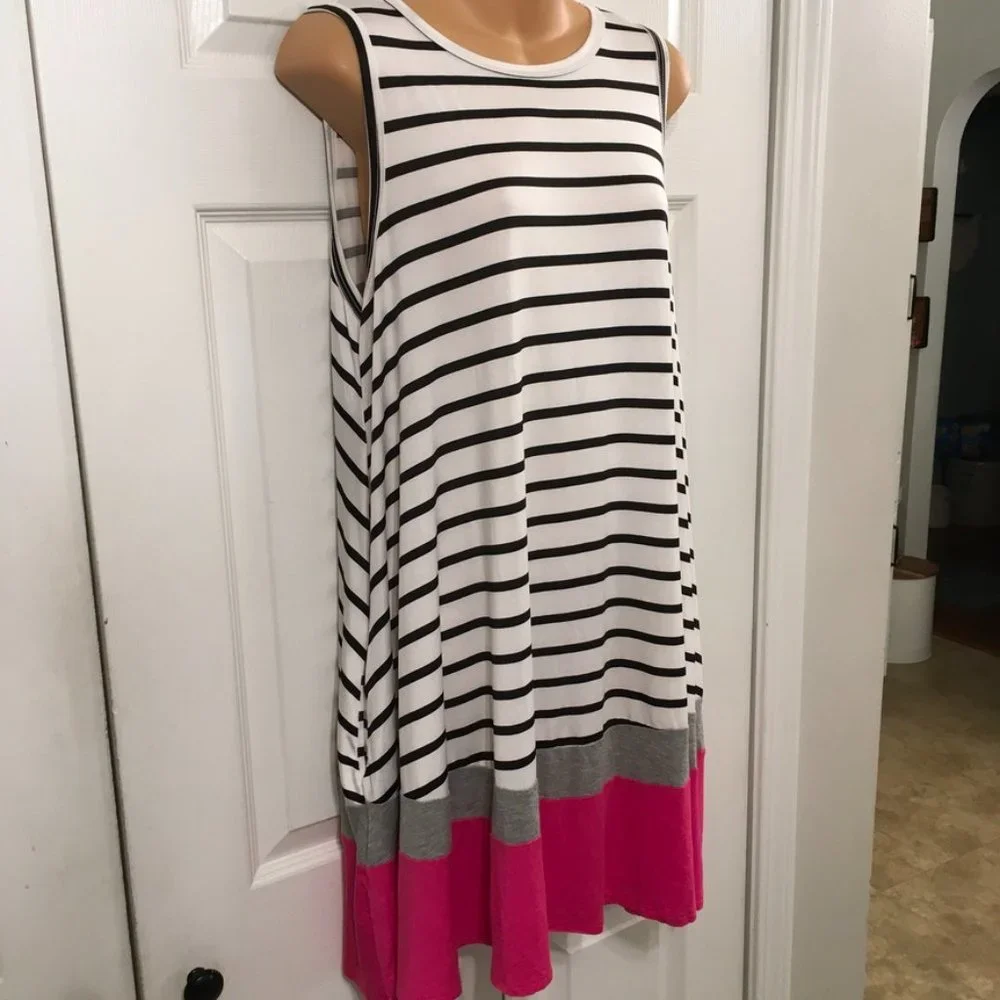 Bellamie Sleeveless Dress - Picture 3 of 5